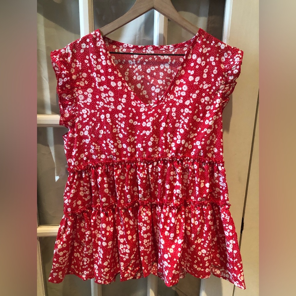 Womens red floral v neck flowy ruched short sleeve blouse in size large